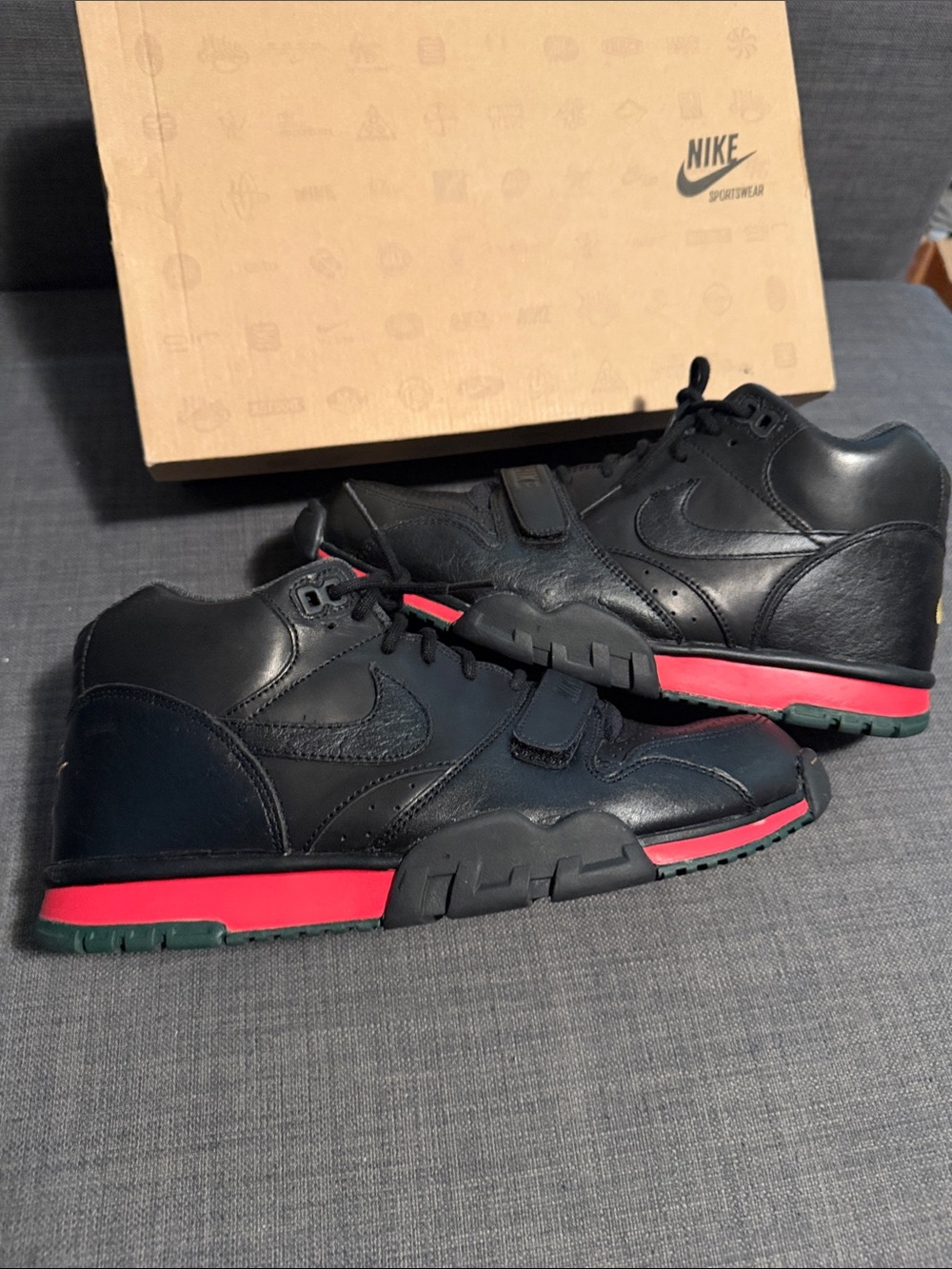 Size 10.5- nike air trainer 1 draft day